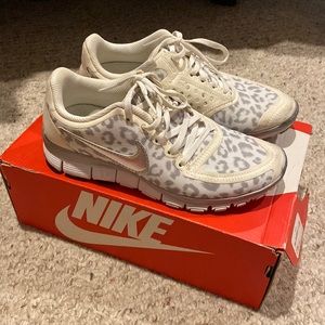 Nike Free 5.0 V4 - White Cheetah Sneakers